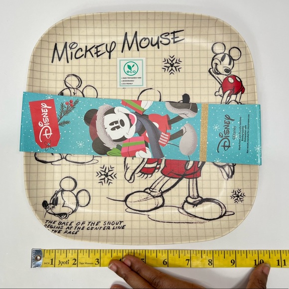 Disney Mickey Mouse Plate Set of 4 Tabletop Holiday Gourmet Christmas Plates mom - Picture 15 of 16
